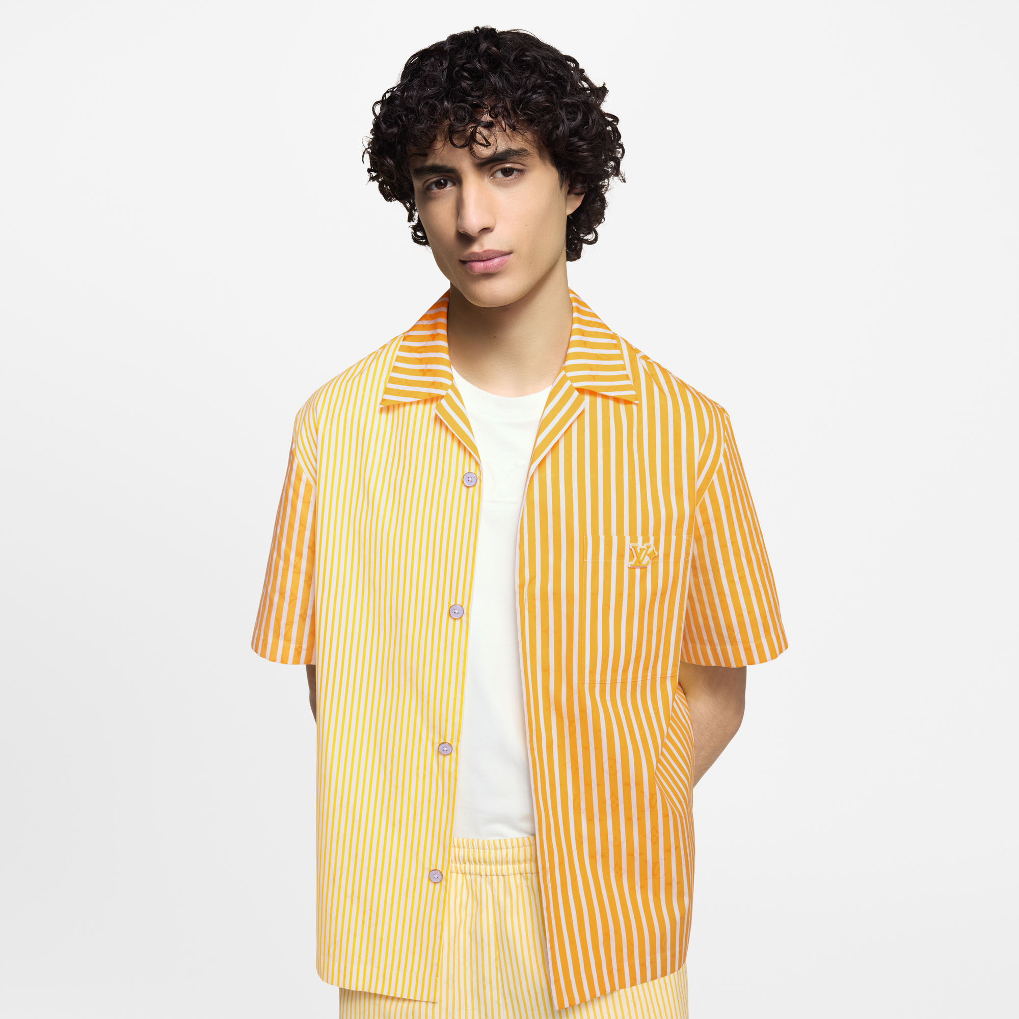 Kurzarm-Hemd mit Streifen, Monogram- sowie Patchwork-Motiv  Herren Ready to Wear Hemden | LOUIS VUITTON (Zoom)